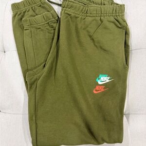 Nike Men Green Joggers with Logo